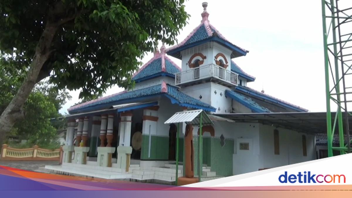 Masjid Baitur Rohman: Tempat Ibadah yang Menyatu dengan Kehidupan Sehari-hari Warga Cilacap